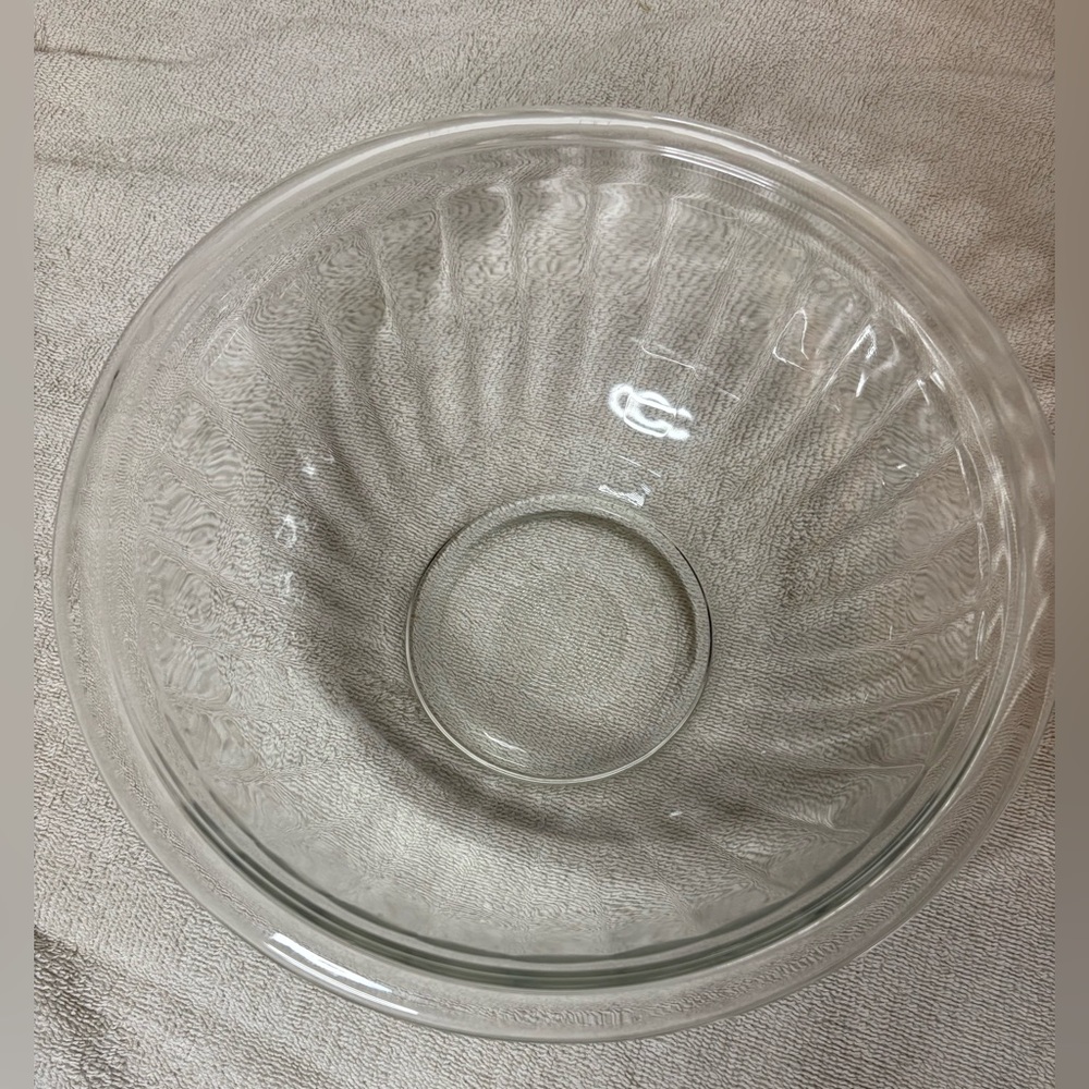 Vintage PYREX Mixing Bowl Clear Glass Ribbed 2.5L - Picture 2 of 5